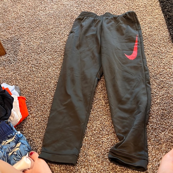 Nike Bottoms Boys Sweats Nike Barely Worn Poshmark